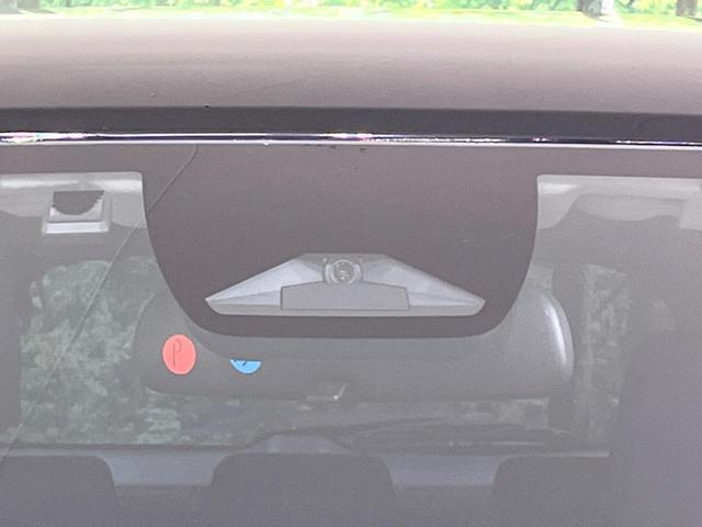 WR-V Z ブラックスタイル 禁煙車 衝突軽減装置 純正9型ナビ レーダークルーズ バックカメラ ハーフレザーシート コーナーセンサー LEDヘッド オートハイビーム 純正17インチアルミ 車線逸脱警報 ビルトインETC ドラレコ(3枚目)