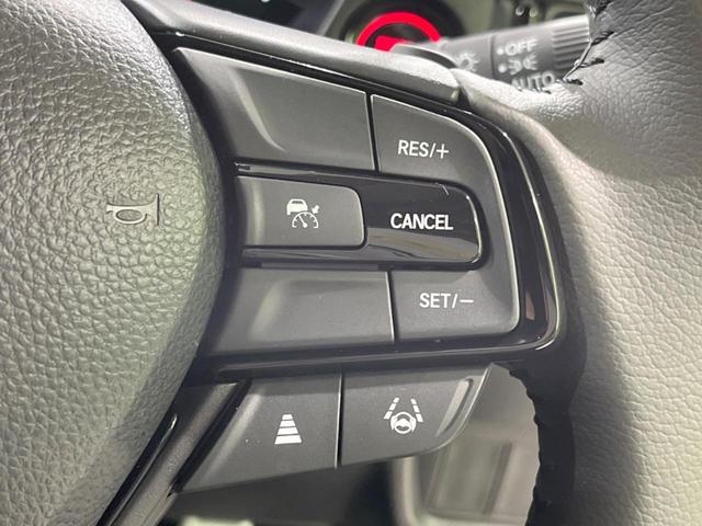 WR-V Z ブラックスタイル 禁煙車 衝突軽減装置 純正9型ナビ レーダークルーズ バックカメラ ハーフレザーシート コーナーセンサー LEDヘッド オートハイビーム 純正17インチアルミ 車線逸脱警報 ビルトインETC ドラレコ(6枚目)