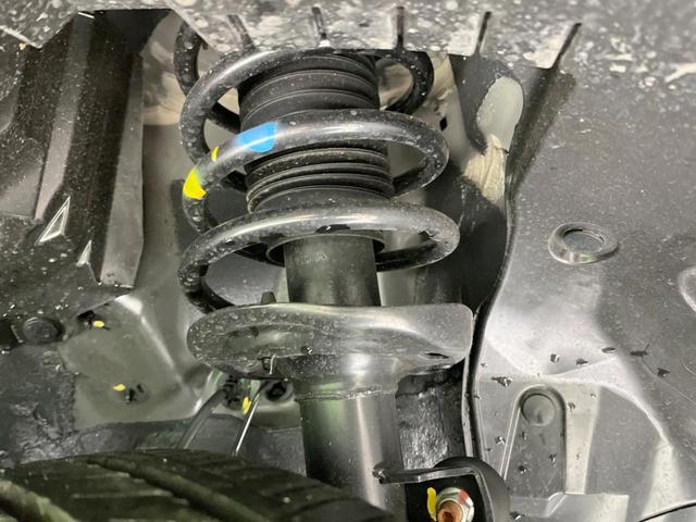 WR-V Z ブラックスタイル 禁煙車 衝突軽減装置 純正9型ナビ レーダークルーズ バックカメラ ハーフレザーシート コーナーセンサー LEDヘッド オートハイビーム 純正17インチアルミ 車線逸脱警報 ビルトインETC ドラレコ(20枚目)