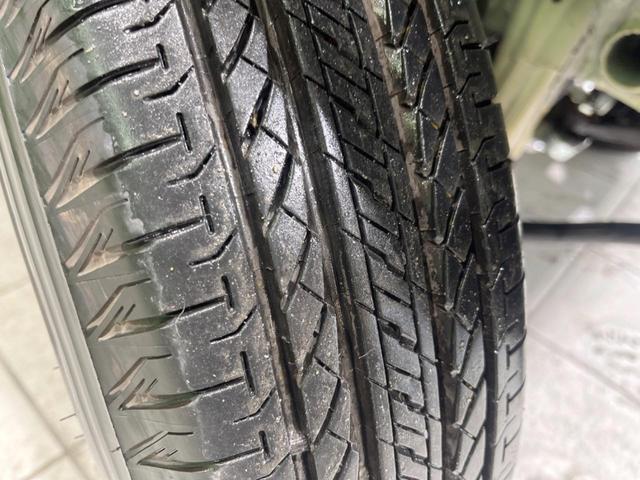 ジムニー ＸＣ　禁煙車　４ＷＤ　ターボ　衝突軽減装置　コーナーセンサー　クルコン　オートハイビーム＆ＬＥＤヘッド　車線逸脱警報　オートエアコン　純正１６インチアルミ　スマートキー　アイドリングストップ（44枚目）