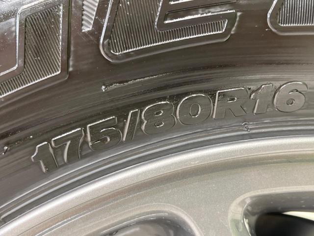 ジムニー ＸＣ　禁煙車　４ＷＤ　ターボ　衝突軽減装置　コーナーセンサー　クルコン　オートハイビーム＆ＬＥＤヘッド　車線逸脱警報　オートエアコン　純正１６インチアルミ　スマートキー　アイドリングストップ（46枚目）