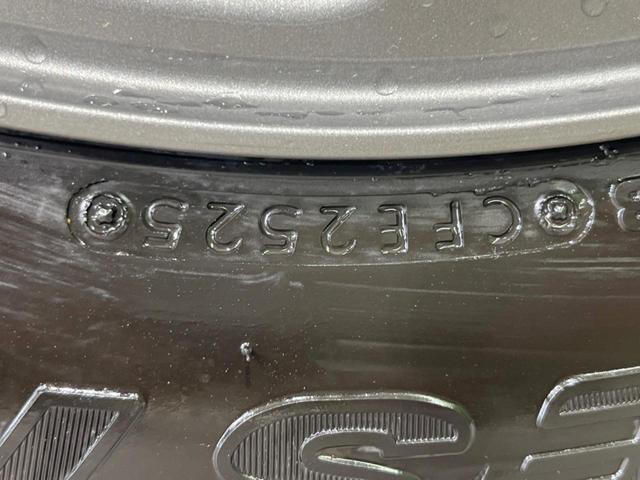 ジムニー ＸＣ　禁煙車　４ＷＤ　ターボ　衝突軽減装置　コーナーセンサー　クルコン　オートハイビーム＆ＬＥＤヘッド　車線逸脱警報　オートエアコン　純正１６インチアルミ　スマートキー　アイドリングストップ（47枚目）