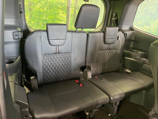 ３列目シートはもちろん状態良好☆大人でもゆったりと座って頂けますので、大人数でのお出かけもラクラクです♪ご家族で、気の知れた仲間で、ドライブに行くのが楽しみですね♪