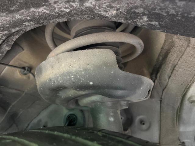 お車を安心してお乗りいただく為には、足回りの定期点検が欠かせません。サービスサポート（有償保証）では無料点検もご提供しており、安心のカーライフをお過ごしいただけるサポート体制が整っています。