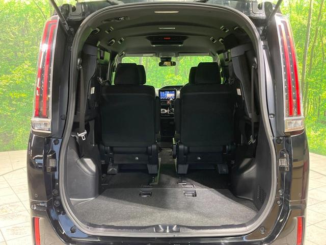 後席を格納すると、これだけの広さが！シーンに合わせたシートアレンジで、大きな荷物も積むことが出来ます♪