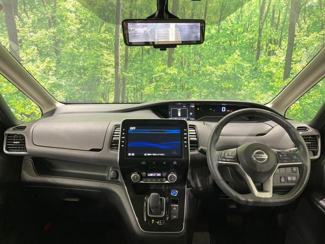セレナ ｅ－パワー　ハイウェイスターＶ　禁煙車　純正１０型ナビ　後席モニター　全周囲カメラ　両側電動ドア　プロパイロット　ブラインドスポットモニター　デジタルインナーミラー　レーンアシスト　オートライト＆ＬＥＤヘッド　スマートキー　ＥＴＣ（2枚目）