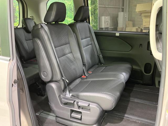 セレナ ｅ－パワー　ハイウェイスターＶ　禁煙車　純正１０型ナビ　後席モニター　全周囲カメラ　両側電動ドア　プロパイロット　ブラインドスポットモニター　デジタルインナーミラー　レーンアシスト　オートライト＆ＬＥＤヘッド　スマートキー　ＥＴＣ（10枚目）