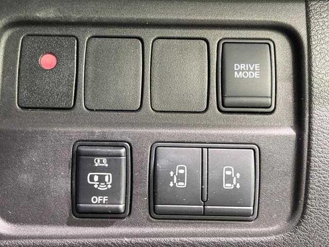 セレナ ｅ－パワー　ハイウェイスターＶ　禁煙車　純正１０型ナビ　後席モニター　全周囲カメラ　両側電動ドア　プロパイロット　ブラインドスポットモニター　デジタルインナーミラー　レーンアシスト　オートライト＆ＬＥＤヘッド　スマートキー　ＥＴＣ（32枚目）