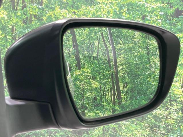 セレナ ｅ－パワー　ハイウェイスターＶ　禁煙車　純正１０型ナビ　後席モニター　全周囲カメラ　両側電動ドア　プロパイロット　ブラインドスポットモニター　デジタルインナーミラー　レーンアシスト　オートライト＆ＬＥＤヘッド　スマートキー　ＥＴＣ（39枚目）