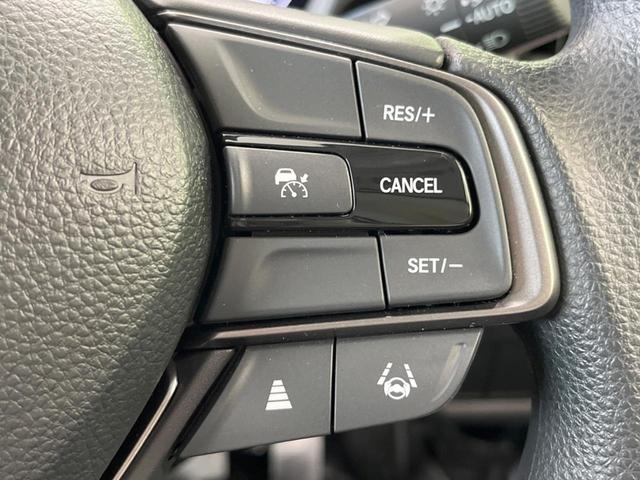 ＷＲ－Ｖ Ｘ　登録済未使用車　純正８型ナビ　衝突軽減装置　レーダークルーズ　コーナーセンサー　レーンアシスト　バックカメラ　ＬＥＤヘッド　オートハイビーム　パドルシフト　Ｂｌｕｅｔｏｏｔｈ　スマートキー（5枚目）