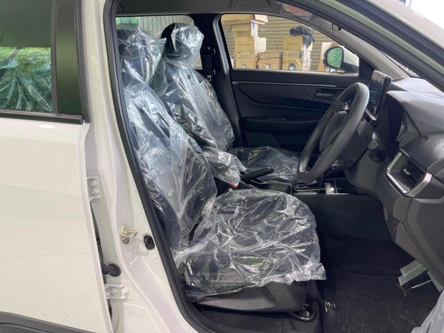 ＷＲ－Ｖ Ｘ　登録済未使用車　純正８型ナビ　衝突軽減装置　レーダークルーズ　コーナーセンサー　レーンアシスト　バックカメラ　ＬＥＤヘッド　オートハイビーム　パドルシフト　Ｂｌｕｅｔｏｏｔｈ　スマートキー（8枚目）