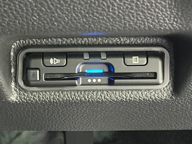 ＷＲ－Ｖ Ｚ　バックカメラ　衝突軽減装置　アダプティブクルーズ　禁煙車　ドラレコ　コーナーセンサー　スマートキー　ＬＥＤヘッド　ビルトインＥＴＣ　純正１７インチアルミ　オートハイビーム　車線逸脱警報　革巻きハンドル（7枚目）