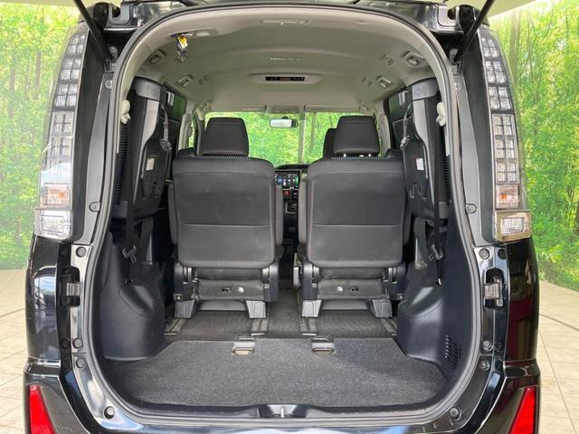 ヴォクシー ＺＳ　禁煙車　９型ＳＤナビ　両側電動ドア　バックカメラ　寒冷地仕様　スマートキー　ＥＴＣ　オートライト　ＬＥＤヘッド　デュアルエアコン　リアオートエアコン　Ｂｌｕｅｔｏｏｔｈ　１７インチアルミ（12枚目）