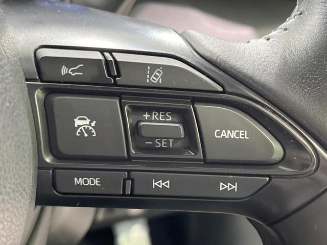 ヤリスクロス ハイブリッドＺ　禁煙車　純正８型ディスプレイオーディオ　全周囲カメラ　衝突軽減装置　レーダークルーズ　ブラインドスポットモニター　シートヒーター　ＬＥＤヘッド　電動リアゲート　純正１８インチアルミ　ＥＴＣ　スマートキ（6枚目）