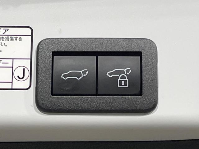 ヤリスクロス ハイブリッドＺ　禁煙車　純正８型ディスプレイオーディオ　全周囲カメラ　衝突軽減装置　レーダークルーズ　ブラインドスポットモニター　シートヒーター　ＬＥＤヘッド　電動リアゲート　純正１８インチアルミ　ＥＴＣ　スマートキ（7枚目）