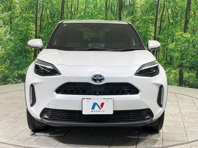 ヤリスクロス ハイブリッドＺ　禁煙車　純正８型ディスプレイオーディオ　全周囲カメラ　衝突軽減装置　レーダークルーズ　ブラインドスポットモニター　シートヒーター　ＬＥＤヘッド　電動リアゲート　純正１８インチアルミ　ＥＴＣ　スマートキ（15枚目）