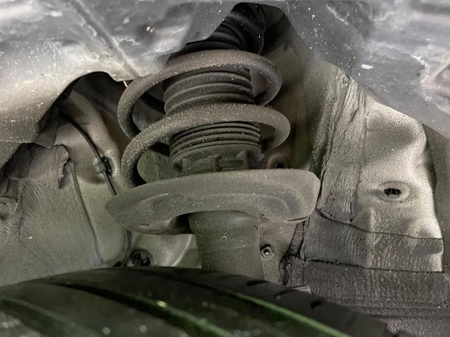 ヤリスクロス ハイブリッドＺ　禁煙車　純正８型ディスプレイオーディオ　全周囲カメラ　衝突軽減装置　レーダークルーズ　ブラインドスポットモニター　シートヒーター　ＬＥＤヘッド　電動リアゲート　純正１８インチアルミ　ＥＴＣ　スマートキ（21枚目）