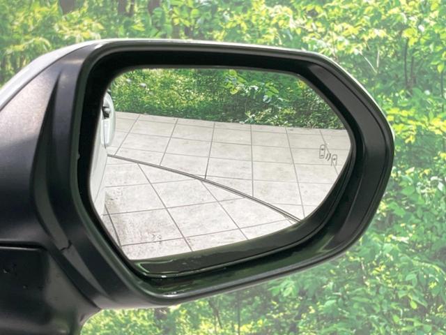 ヤリスクロス ハイブリッドＺ　禁煙車　純正８型ディスプレイオーディオ　全周囲カメラ　衝突軽減装置　レーダークルーズ　ブラインドスポットモニター　シートヒーター　ＬＥＤヘッド　電動リアゲート　純正１８インチアルミ　ＥＴＣ　スマートキ（33枚目）