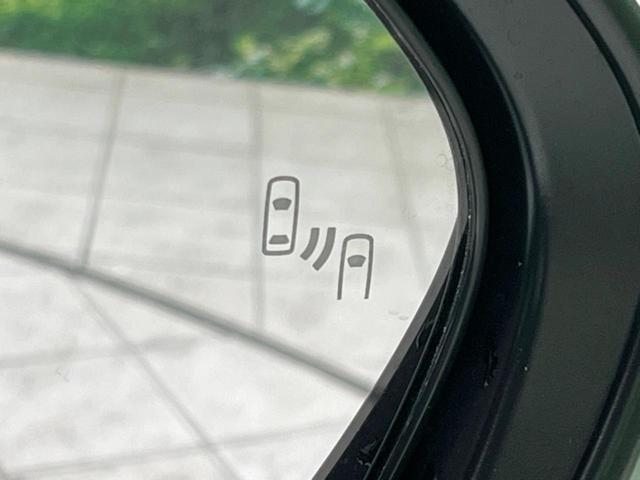 ヤリスクロス ハイブリッドＺ　禁煙車　純正８型ディスプレイオーディオ　全周囲カメラ　衝突軽減装置　レーダークルーズ　ブラインドスポットモニター　シートヒーター　ＬＥＤヘッド　電動リアゲート　純正１８インチアルミ　ＥＴＣ　スマートキ（34枚目）