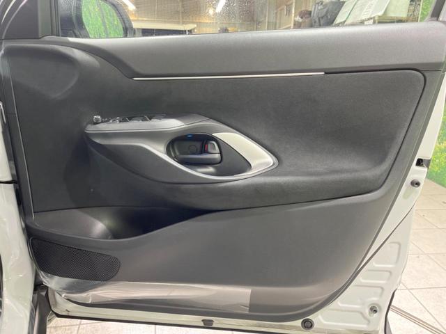 ヤリスクロス ハイブリッドＺ　禁煙車　純正８型ディスプレイオーディオ　全周囲カメラ　衝突軽減装置　レーダークルーズ　ブラインドスポットモニター　シートヒーター　ＬＥＤヘッド　電動リアゲート　純正１８インチアルミ　ＥＴＣ　スマートキ（52枚目）