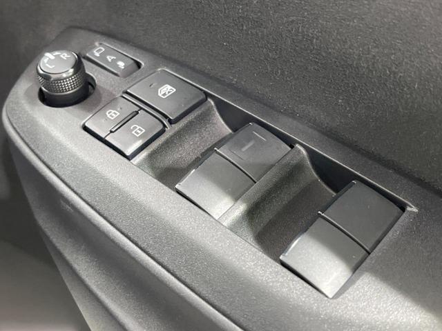 ヤリスクロス ハイブリッドＺ　禁煙車　純正８型ディスプレイオーディオ　全周囲カメラ　衝突軽減装置　レーダークルーズ　ブラインドスポットモニター　シートヒーター　ＬＥＤヘッド　電動リアゲート　純正１８インチアルミ　ＥＴＣ　スマートキ（53枚目）