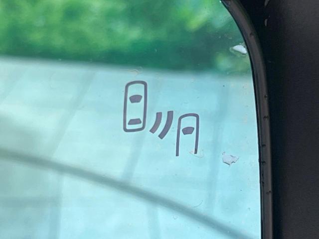 デリカＤ：５ Ｐ　４ＷＤ　ディーゼル　禁煙車　ＢＩＧ－Ｘ１１型ナビ　後席モニター　両側電動ドア　衝突軽減装置　レーダークルーズ　全周囲カメラ　パワーバックドア　ＬＥＤヘッド　シートヒーター　ステアリングヒーター（9枚目）