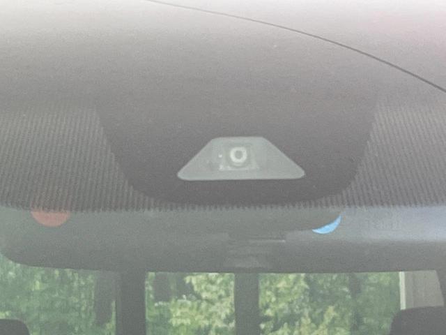 ステップワゴンスパーダ スパーダハイブリッド　Ｇ　ホンダセンシング　禁煙車　純正９型ナビ　両側電動ドア　後席モニター　衝突軽減装置　レーダークルーズ　バックカメラ　ＬＥＤヘッド＆フォグ　デュアルエアコン　純正１６インチアルミ　車線逸脱警報　ビルトインＥＴＣ（5枚目）