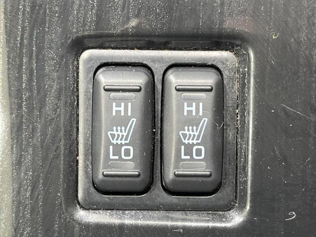 【シートヒーター】寒い日に重宝するシートヒーター！エアコンより早く温まってくれるので寒がりの人も安心ですね♪エアコンの温風は乾燥するから苦手、という方にもをおすすめです。