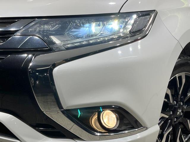 【ＬＥＤヘッドライト】悪天候や夜間走行時も良好な視界を確保し安心して運転できる高輝度ＬＥＤヘッドライトを装備！点灯速度が早く、消費電力も抑えられています。