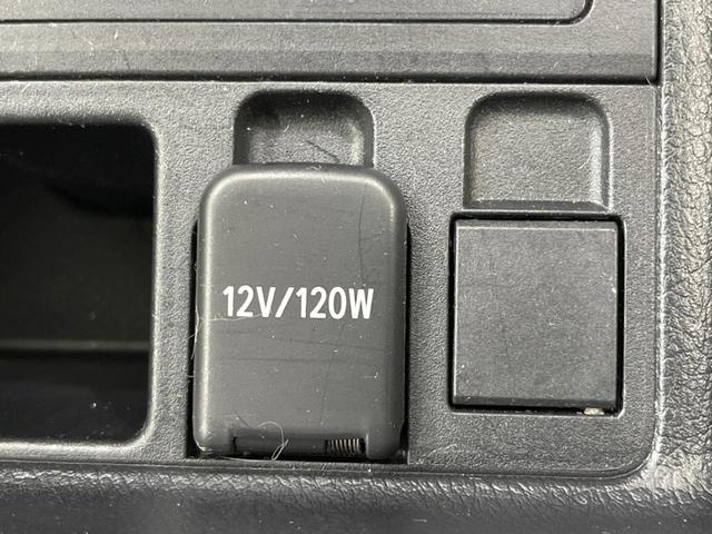 ランドクルーザープラド ＴＸ　４ＷＤ　純正ナビ　バックカメラ　衝突軽減装置　レーダークルーズ　コーナーセンサー　車線逸脱警報　ＬＥＤヘッド＆フォグ　オートハイビーム　バックカメラ　純正１７インチアルミ　ｂｌｕｅｔｏｏｔｈ　禁煙車（30枚目）