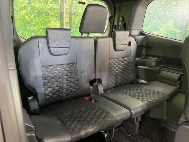 ヴォクシー Ｓ－Ｚ　禁煙車　純正１０型ナビ　両側電動ドア　レーダークルーズ　衝突軽減装置　レーンアシスト　コーナーセンサー　リアオートエアコン　シートヒーター　ドラレコ　ＥＴＣ　ＬＥＤヘッド　オートハイビーム（11枚目）