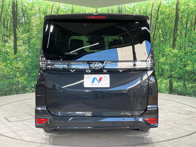 ヴォクシー Ｓ－Ｚ　禁煙車　純正１０型ナビ　両側電動ドア　レーダークルーズ　衝突軽減装置　レーンアシスト　コーナーセンサー　リアオートエアコン　シートヒーター　ドラレコ　ＥＴＣ　ＬＥＤヘッド　オートハイビーム（17枚目）