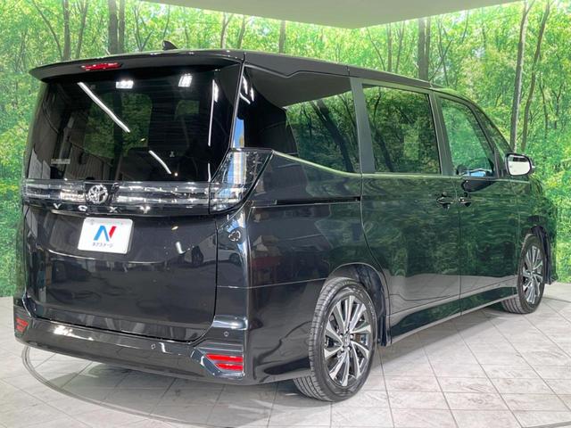 ヴォクシー Ｓ－Ｚ　禁煙車　純正１０型ナビ　両側電動ドア　レーダークルーズ　衝突軽減装置　レーンアシスト　コーナーセンサー　リアオートエアコン　シートヒーター　ドラレコ　ＥＴＣ　ＬＥＤヘッド　オートハイビーム（19枚目）