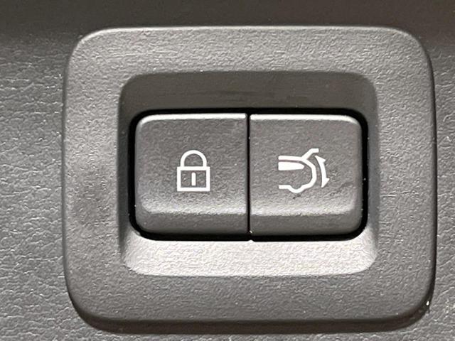 ＣＸ－３０ ２０Ｓ　Ｌパッケージ　８．８型マツダコネクト　全周囲カメラ　衝突軽減装置　電動リアゲート　レーダークルーズ　パワーシート　レザーシート　シートヒーター　ブラインドスポットモニター　ＥＴＣ　ドラレコ　禁煙車　ＣＤ／ＤＶＤ（7枚目）