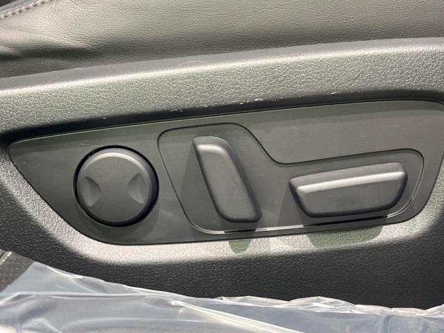 ＣＸ－３０ ２０Ｓ　Ｌパッケージ　８．８型マツダコネクト　全周囲カメラ　衝突軽減装置　電動リアゲート　レーダークルーズ　パワーシート　レザーシート　シートヒーター　ブラインドスポットモニター　ＥＴＣ　ドラレコ　禁煙車　ＣＤ／ＤＶＤ（8枚目）