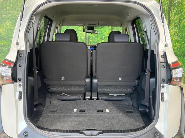 シエンタ Ｇ　両側電動ドア　純正ナビ　衝突軽減装置　バックカメラ　車線逸脱警報　ドラレコ　ＥＴＣ　ＬＥＤヘッド　オートハイビーム　フォグランプ　純正１５インチアルミ　アイドリングストップ　黒内装　禁煙車（11枚目）