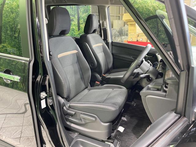 セレナ ハイウェイスターＶ　禁煙車　純正１２．３型ナビ　全周囲カメラ　プロパイロット　衝突軽減装置　両側電動ドア　リアオートエアコン　デジタルインナーミラー　ブラインドスポットモニター　ＥＴＣ２．０　スマートキー（9枚目）