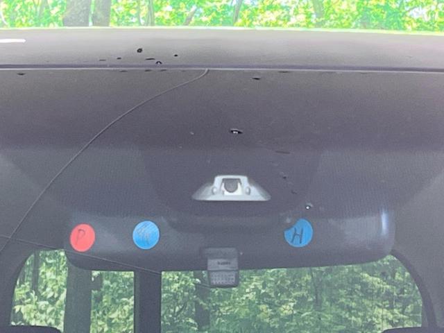 ステップワゴンスパーダ スパーダアドバンスパッケージβ　純正９型ナビ　両側電動ドア　後席モニター　衝突軽減装置　レーダークルーズ　禁煙車　スマートキー　ＬＥＤヘッド　ビルトインＥＴＣ　純正１６インチアルミ　車線逸脱警報　オートライト（7枚目）