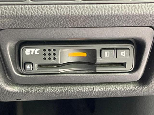 ステップワゴンスパーダ スパーダアドバンスパッケージβ　純正９型ナビ　両側電動ドア　後席モニター　衝突軽減装置　レーダークルーズ　禁煙車　スマートキー　ＬＥＤヘッド　ビルトインＥＴＣ　純正１６インチアルミ　車線逸脱警報　オートライト（9枚目）