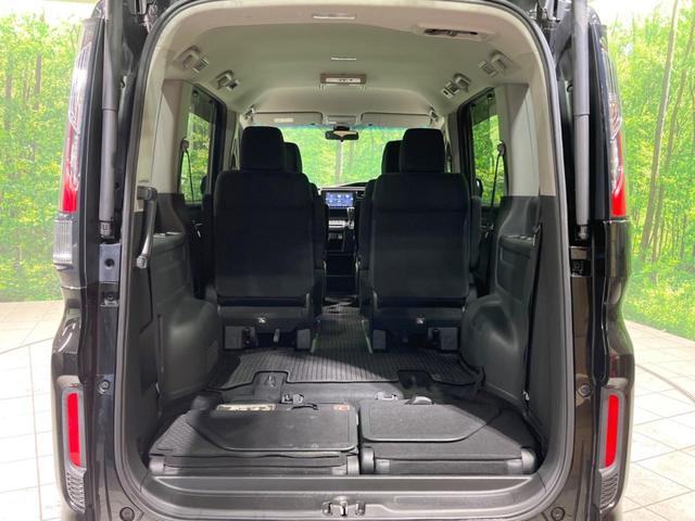 ステップワゴンスパーダ スパーダアドバンスパッケージβ　純正９型ナビ　両側電動ドア　後席モニター　衝突軽減装置　レーダークルーズ　禁煙車　スマートキー　ＬＥＤヘッド　ビルトインＥＴＣ　純正１６インチアルミ　車線逸脱警報　オートライト（13枚目）