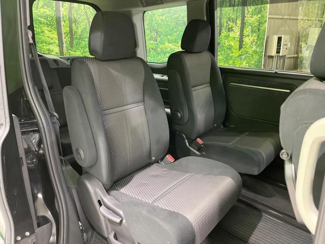 ステップワゴンスパーダ スパーダアドバンスパッケージβ　純正９型ナビ　両側電動ドア　後席モニター　衝突軽減装置　レーダークルーズ　禁煙車　スマートキー　ＬＥＤヘッド　ビルトインＥＴＣ　純正１６インチアルミ　車線逸脱警報　オートライト（16枚目）