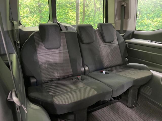 ステップワゴンスパーダ スパーダアドバンスパッケージβ　純正９型ナビ　両側電動ドア　後席モニター　衝突軽減装置　レーダークルーズ　禁煙車　スマートキー　ＬＥＤヘッド　ビルトインＥＴＣ　純正１６インチアルミ　車線逸脱警報　オートライト（17枚目）