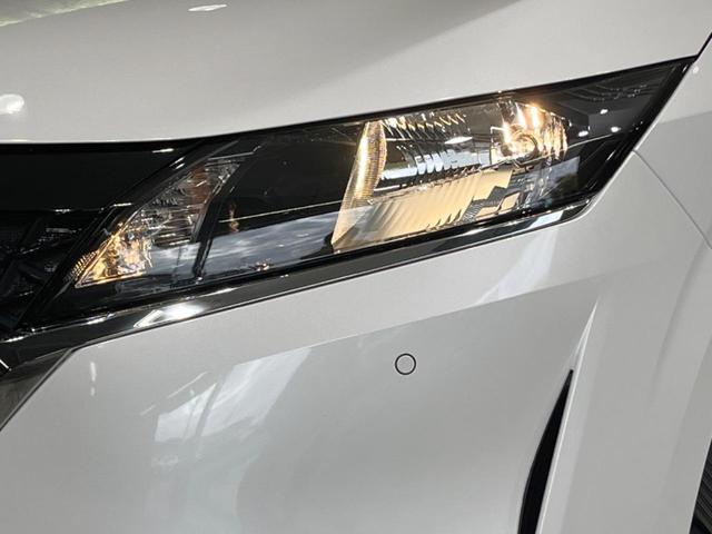 ノート Ｘ　禁煙車　純正９型ナビ　衝突軽減装置　全周囲カメラ　ブラインドスポットモニター　デジタルミラー　ＥＴＣ２．０　ドラレコ　置くだけ充電　コーナーセンサー　オートハイビーム　レーンキープ　スマートキー（12枚目）