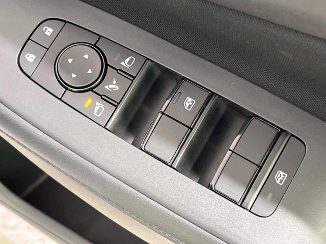 ノート Ｘ　禁煙車　純正９型ナビ　衝突軽減装置　全周囲カメラ　ブラインドスポットモニター　デジタルミラー　ＥＴＣ２．０　ドラレコ　置くだけ充電　コーナーセンサー　オートハイビーム　レーンキープ　スマートキー（51枚目）