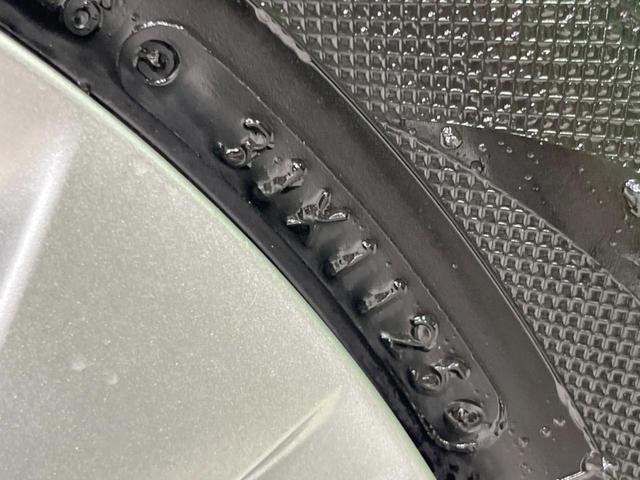 ノート ｅ－パワー　Ｘ　純正ＳＤナビ　全周囲カメラ　衝突軽減装置　デジタルインナーミラー　ＥＴＣ　ドラレコ　スマートキー　横滑り防止装置　車線逸脱警報　クリアランスソナー　オートライト　電動格納ミラー　バニティミラー（34枚目）