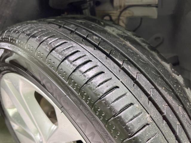 ジューク 15RX タイプV 禁煙車 純正ナビ バックカメラ HIDヘッドランプ ETC フルセグTV スマートキー 純正17インチアルミ オートライト オートエアコン 電動格納ミラー ドアバイザー CD再生(32枚目)