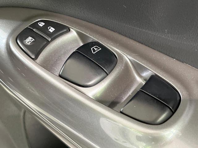 ジューク 15RX タイプV 禁煙車 純正ナビ バックカメラ HIDヘッドランプ ETC フルセグTV スマートキー 純正17インチアルミ オートライト オートエアコン 電動格納ミラー ドアバイザー CD再生(39枚目)