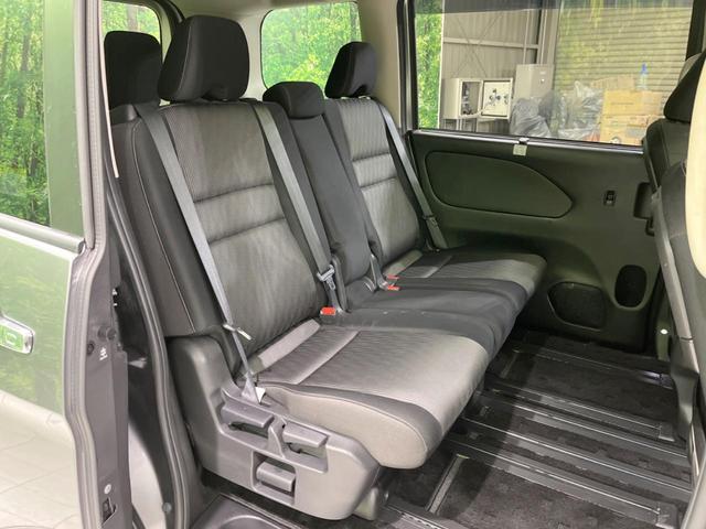 セレナ ハイウェイスターＶ　禁煙車　ＢＩＧ－Ｘ１１型ナビ　全周囲カメラ　両側電動ドア　プロパイロット　衝突軽減装置　コーナーセンサー　デジタルインナーミラー　ステアリングヒーター　ＬＥＤヘッド＆フォグ　シートヒーター（9枚目）