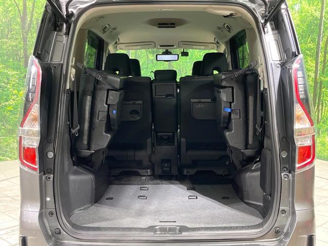 セレナ ハイウェイスターＶ　禁煙車　ＢＩＧ－Ｘ１１型ナビ　全周囲カメラ　両側電動ドア　プロパイロット　衝突軽減装置　コーナーセンサー　デジタルインナーミラー　ステアリングヒーター　ＬＥＤヘッド＆フォグ　シートヒーター（11枚目）