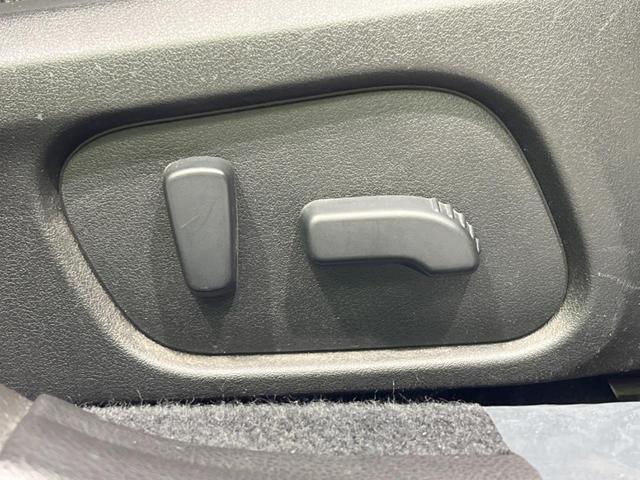 ＸＶ ２．０ｉ－Ｌ　アイサイト　４ＷＤ　純正ナビ　衝突軽減装置　レーダークルーズ　シートヒーター　パワーシート　バックカメラ　パドルシフト　オートライト＆ＨＩＤヘッド　オートエアコン　スマートキー　ＥＴＣ　ドラレコ（8枚目）